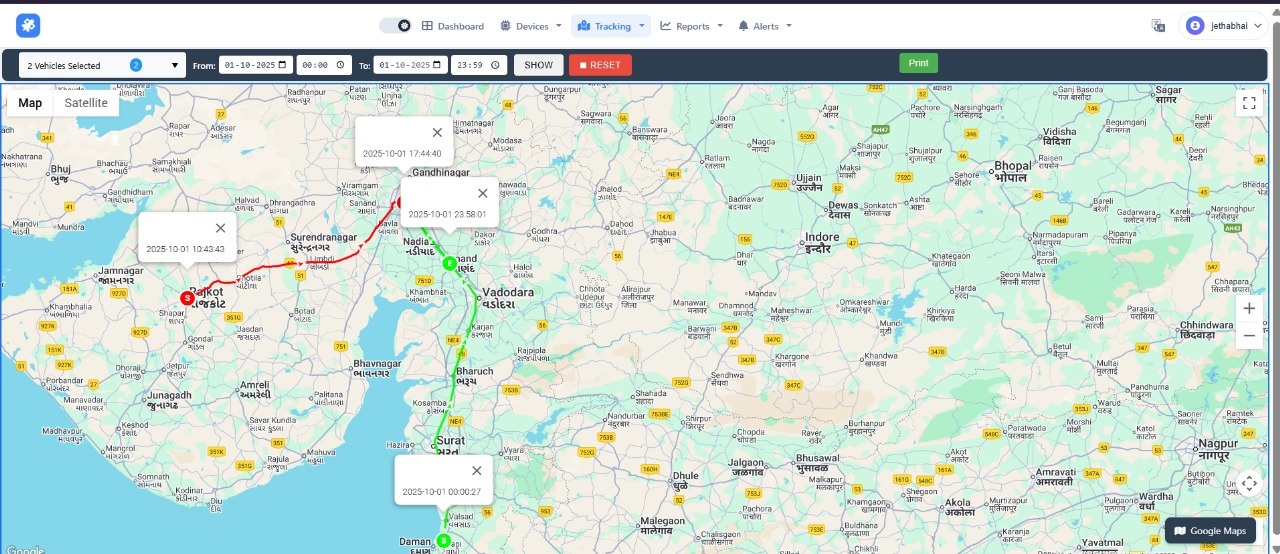 Multi-vehicle historical route visualization showing paths of two selected vehicles on the same map for comparative analysis